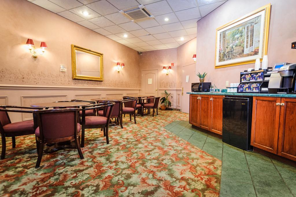 Peterborough Inn & Suites Hotel Eksteriør billede