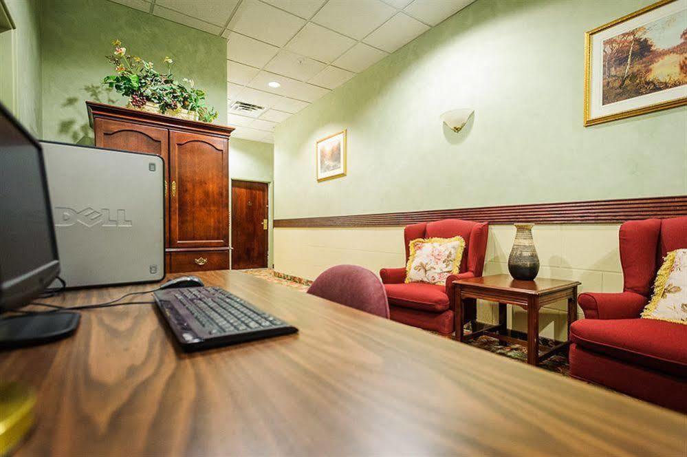 Peterborough Inn & Suites Hotel Eksteriør billede
