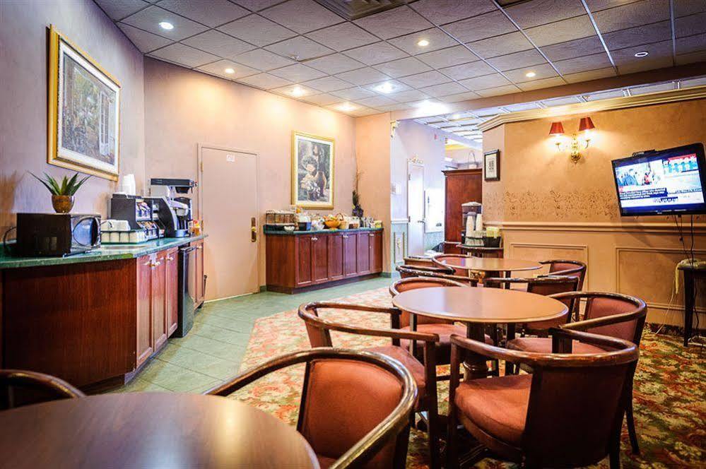 Peterborough Inn & Suites Hotel Eksteriør billede